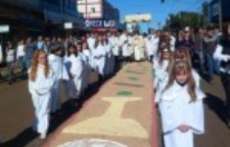 Laranjeiras -  Milhares de fiéis participaram da celebração de Corpus Christi