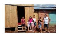 Laranjeiras - Amigos do Bem constroem casa e dão a família que perdeu tudo em incêndio