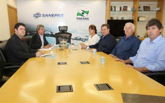 Nova Laranjeiras - Prefeito Lineu, Vice Argemiro e Deputada Cristina Silvestri se reúnem com Diretor da SANEPAR