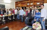Laranjeiras - Prefeito Ivan Theo recebe servidores para café da manhã em seu gabinete