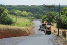 Candói - Prefeito Gelson Costa investe R$ 7,5 milhões em pavimentação rural