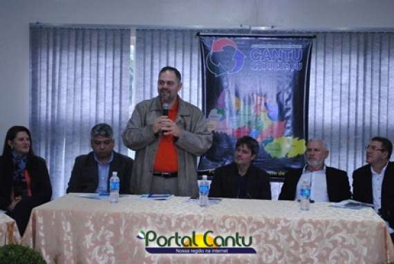 Reunião com prefeitos da Cantu, tem a presença de dois deputados. Confira cobertura completa