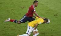Jogador que tirou Neymar da Copa diz não ter tido intenção de machucá-lo