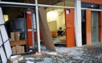 Assaltantes explodem três caixas eletrônicos no Paraná