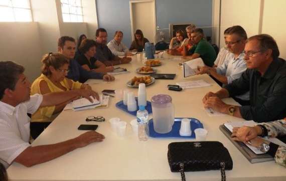 Foz do Jordão - Prefeito Neri Quatrin participa de reunião do CIS em Guarapuava