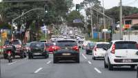 Crise econômica faz frota de veículos em Curitiba encolher