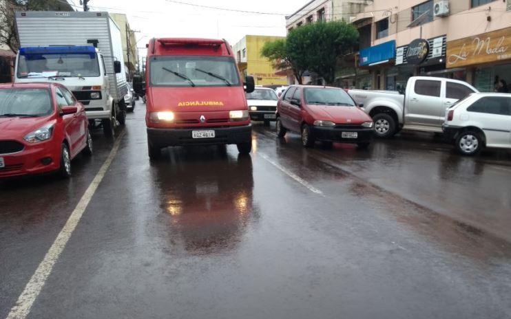 Laranjeiras - Condutora fica em estado grave após acidente no centro