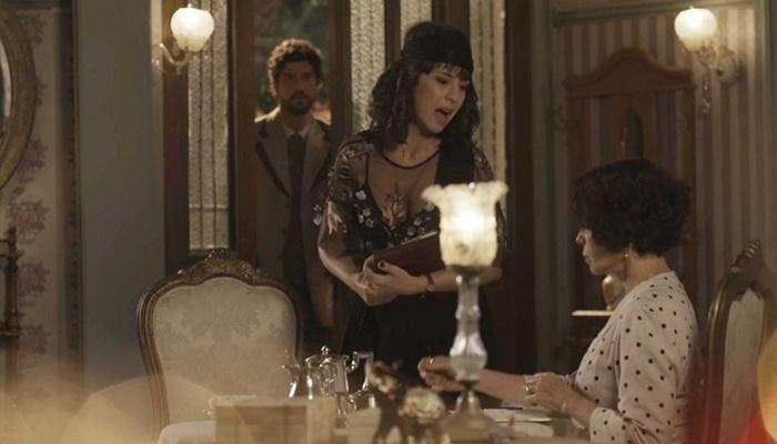 'Tempo de Amar': Lucinda é pega no flagra!