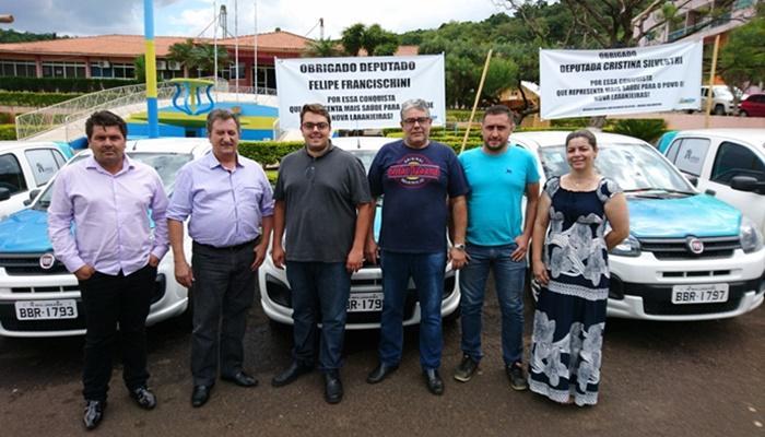 Nova Laranjeiras - Deputado Felipe Francischini visita o município e formaliza entrega de veiculo