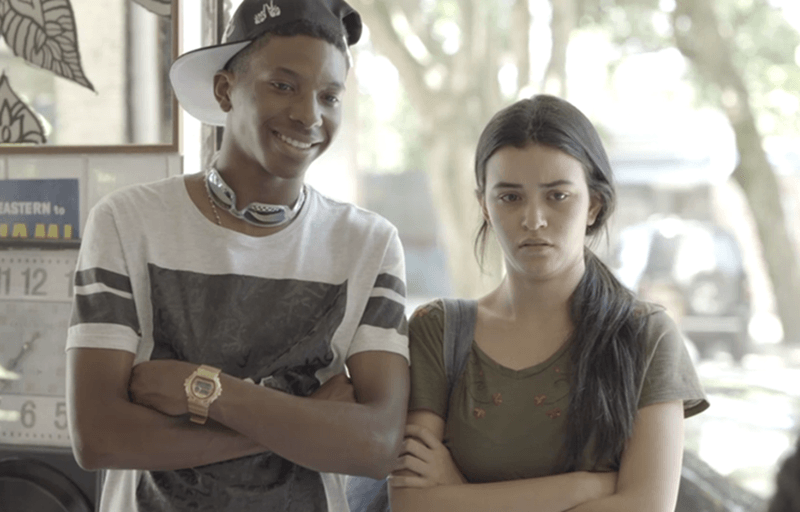 'Malhação': K1 se apavora ao dar de cara com padrasto