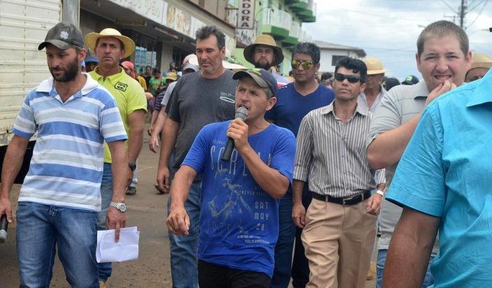 Pinhão - Manifestação contra despejo no Alecrim é realizada nesta segunda. Veja fotos