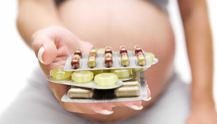 Suplementos vitamínicos podem ajudar mulheres a engravidar