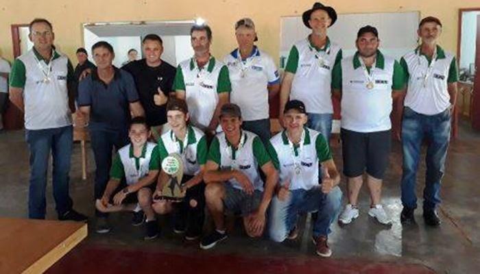 Guaraniaçu - Esporte finaliza o ano, premiando os vencedores da I Copa Rural de Bocha