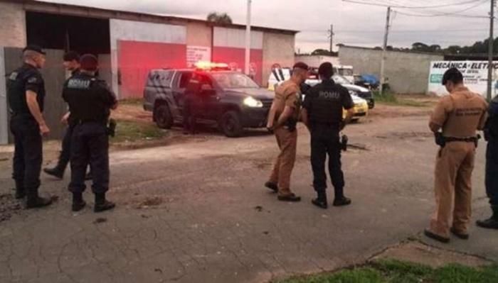 Polícia recupera caminhão com R$ 50 mil em cerveja instantes após o assalto
