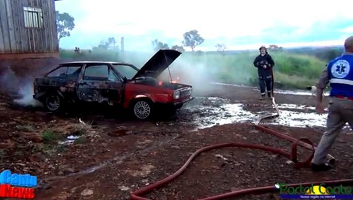 Laranjeiras - Veículo fica todo destruído após incêndio no Santo Antonio de Pádua. Veja o Vídeo