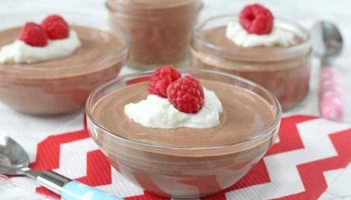 Saiba como preparar mousse de chocolate com iogurte grego