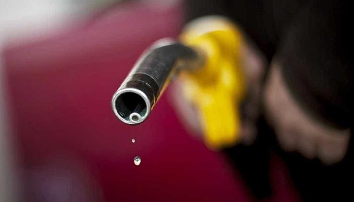 Petrobras anuncia queda de 0,50% no preço da gasolina