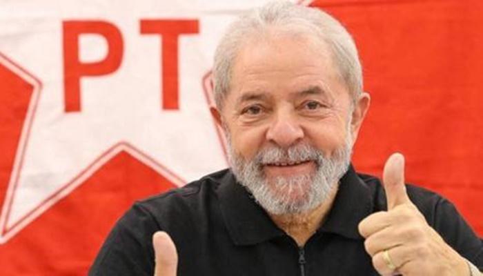 Lula pode tentar fixar domicílio em outro país, diz juiz