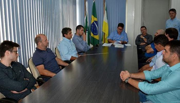 Laranjeiras - Prefeito entrega Ordem de Serviço para início das obras de pavimentação