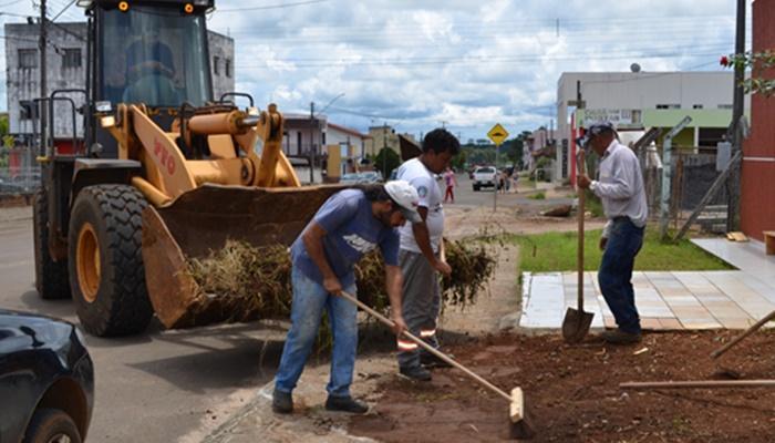 Pinhão - Prefeitura inicia cronograma de limpeza nas vias públicas