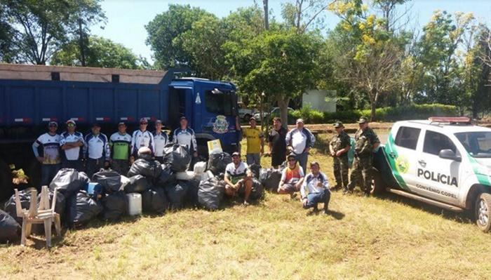 Rio Bonito - Associação Santiago de Pesca Esportiva, Prefeitura e Polícia Militar promoveram limpeza e retirada de lixo na Prainha do Alagado