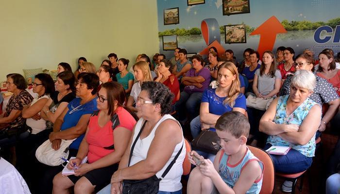 Laranjeiras - Assistência Social reúne clubes de mães e define planejamento de cursos para 2018