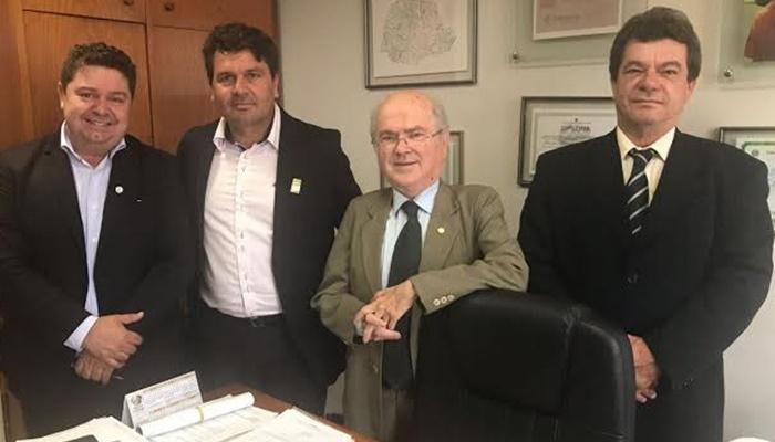 Rio Bonito - Prefeito Ademir Fagundes formaliza com deputado Kaifer R$ 4,7 milhões de recursos