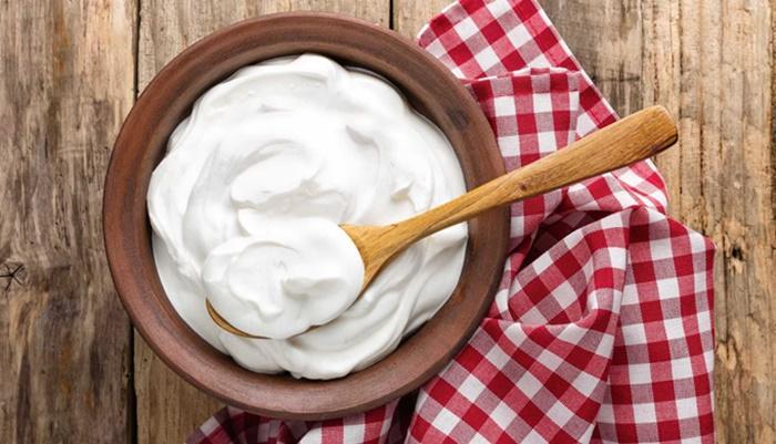 Faça seu próprio iogurte natural em casa com 2 ingredientes