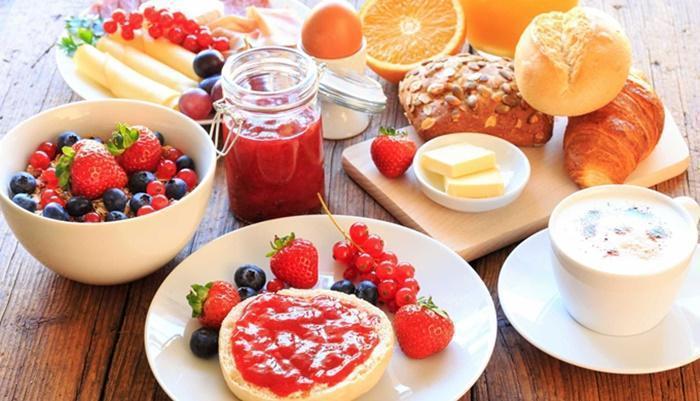 Saiba o que comer no café da manhã para não engordar e ter mais saúde