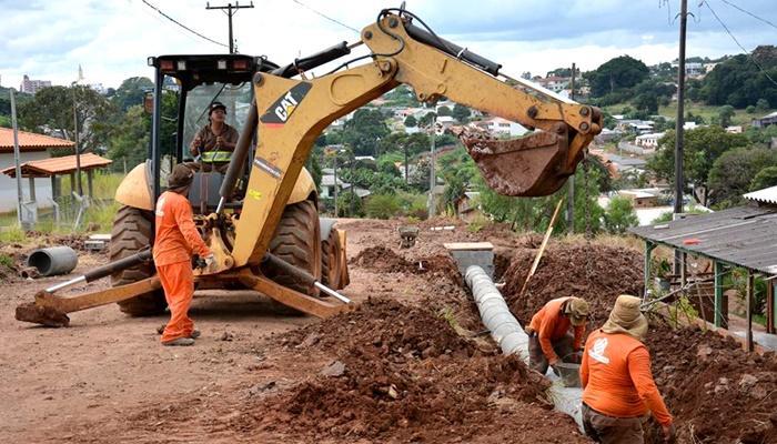 Laranjeiras - Obras de pavimentação estão a todo vapor no Loteamento Santo Antônio de Pádua