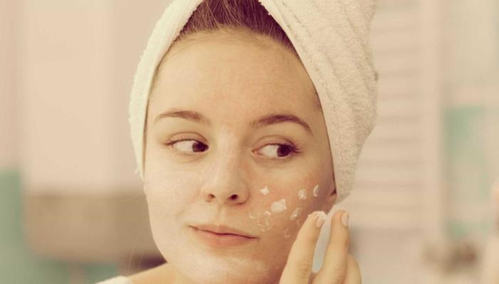 5 hidratantes faciais de baixo custo para deixar a pele linda