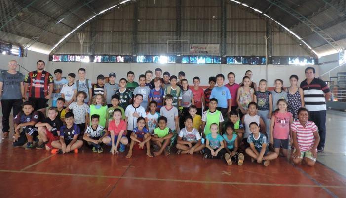 Candói - Projeto da Secretaria de Esporte beneficia crianças e adolescentes
