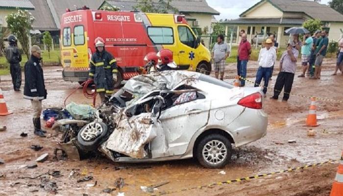 Guaraniaçu - Veículo com placas do município se envolve em grave acidente que deixa um morto e três feridos na BR-163