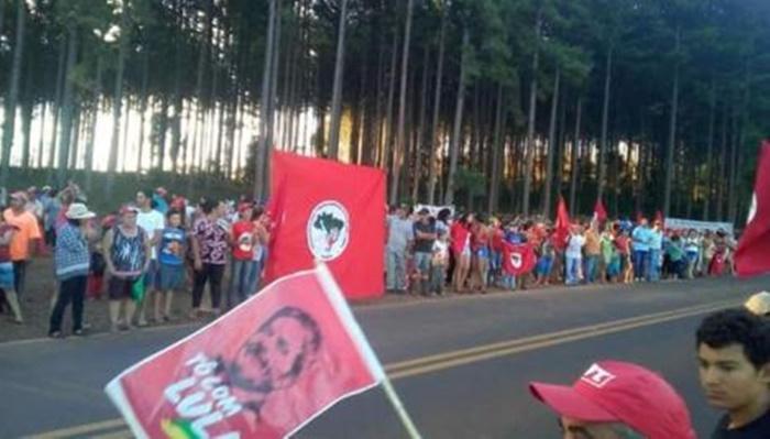 Quedas - Caravana Lula pelo Brasil é recebida por apoiadores