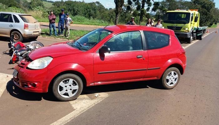 Guaraniaçu - Condutor sem CNH colide com motocicleta furtada. Veja o vídeo