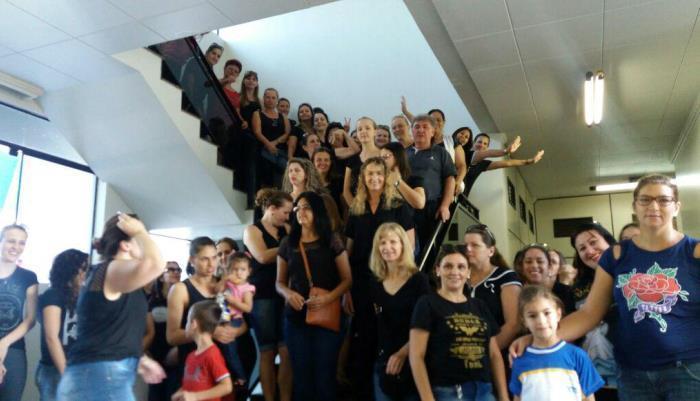 Quedas - Professores continuam em greve e fazem manifestação neste sábado
