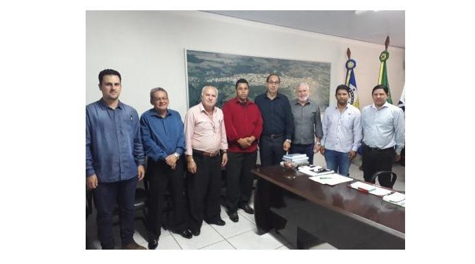Guaraniaçu - Prefeito recebe representantes eclesiásticos do Município