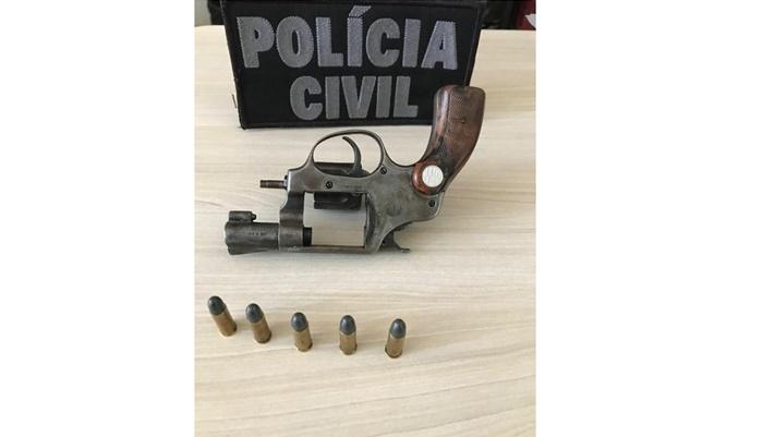 Laranjeiras - Polícia Civil cumpre mandado de prisão e busca e apreensão
