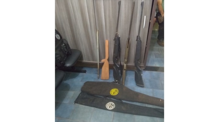 Cantagalo - Polícia prende suspeito e apreende armas