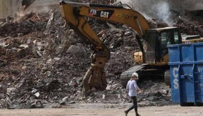 Trabalho em prédio que desabou em SP deve levar mais 13 dias