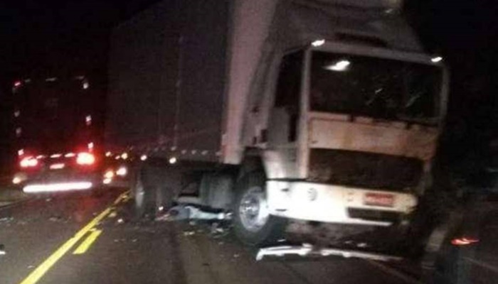 Caminhão ‘atropela’ motos: seis mortos e dois feridos