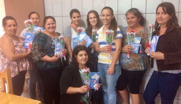 Rio Bonito - Assistência Social faz homenagem ao Dias das Mães