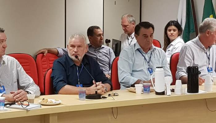 Guaraniaçu - Prefeito Osmário participa da reunião da AMOP