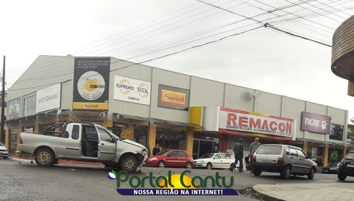 Laranjeiras - Colisão é registrada na Tiradentes, no centro