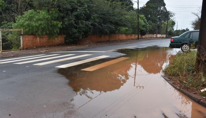 Laranjeiras - Vereadores pedem providências ao Poder Executivo, devido a alagamentos no asfalto novo