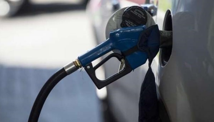 Redução de 0,45 % no preço da gasolina é repassado às refinarias