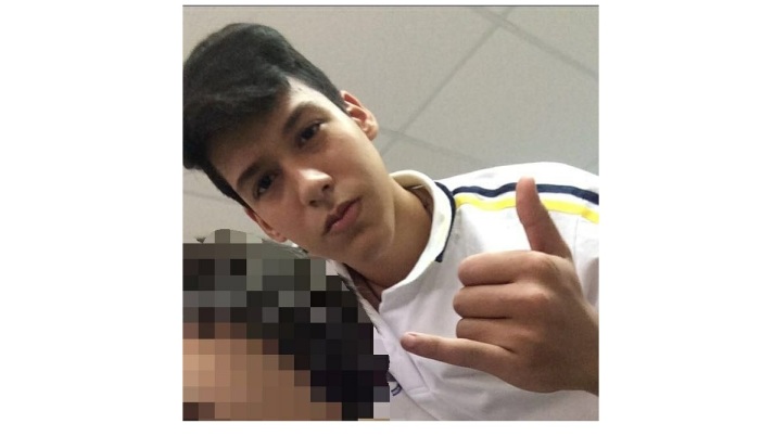 Adolescente morre eletrocutado ao atender celular que estava sendo carregado