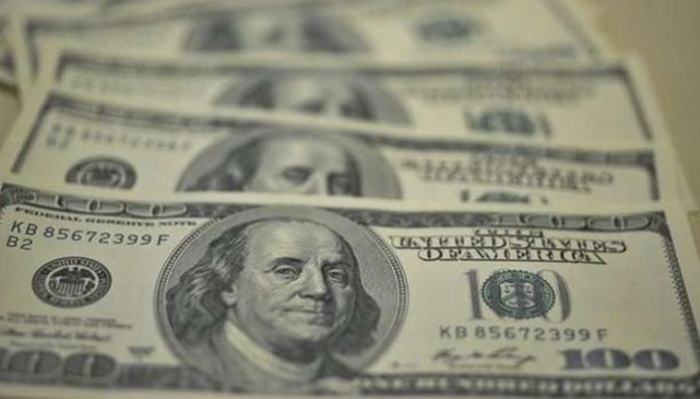 Dólar tem maior alta em 13 meses, cotado a R$ 3,81