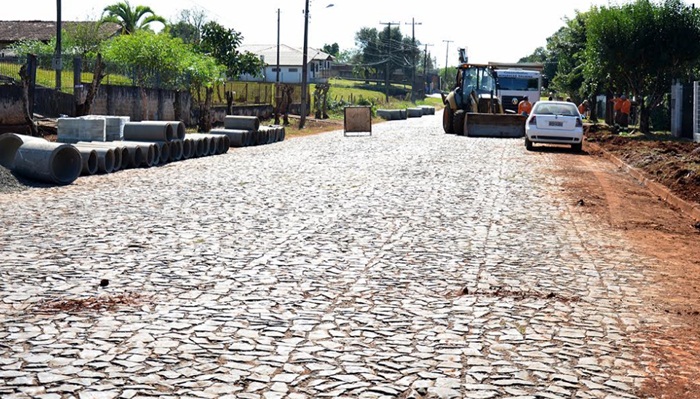 Laranjeiras - Prefeitura inicia nesta sexta dia 22, o asfalto na rua Laranjeiras