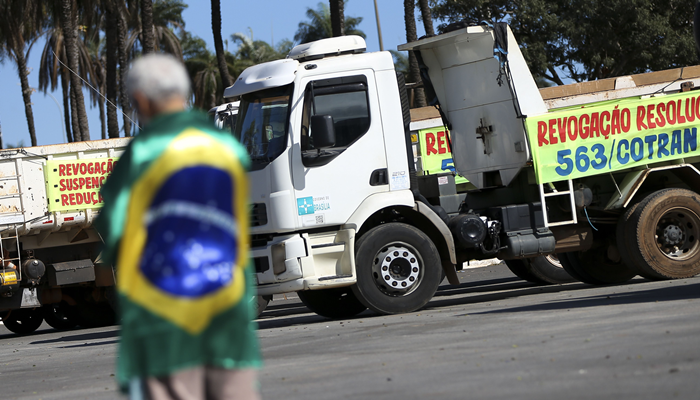 Parlamentares correm para votar tabela do frete em comissão mista